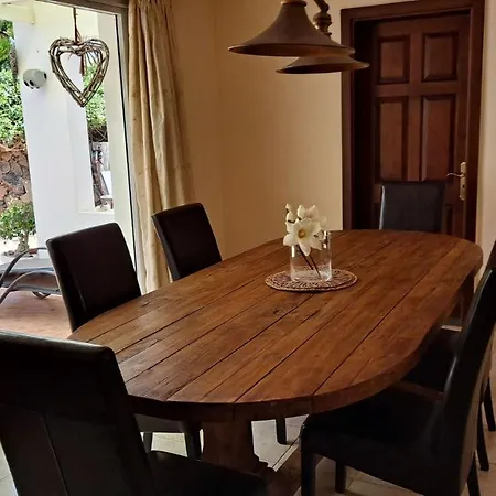 Essence: Detached Retreat With Heated Pool And Stunning Views Tias
