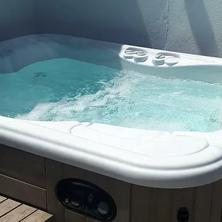 Essence - A Unique Detached With A-c, Heated Private Pool, Hottub, Gardens, Patios And Stunning Views! ヴィラ *