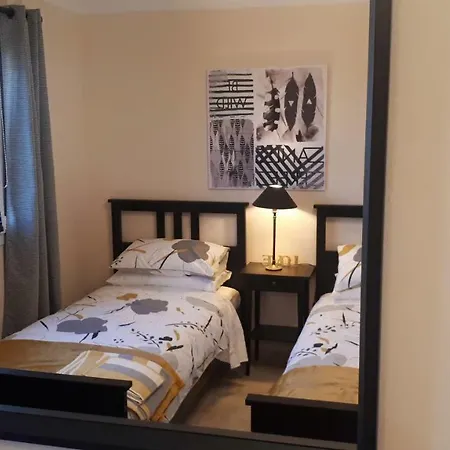 Essence - A Unique Detached With A-c, Heated Private Pool, Hottub, Gardens, Patios&stunning Views! *