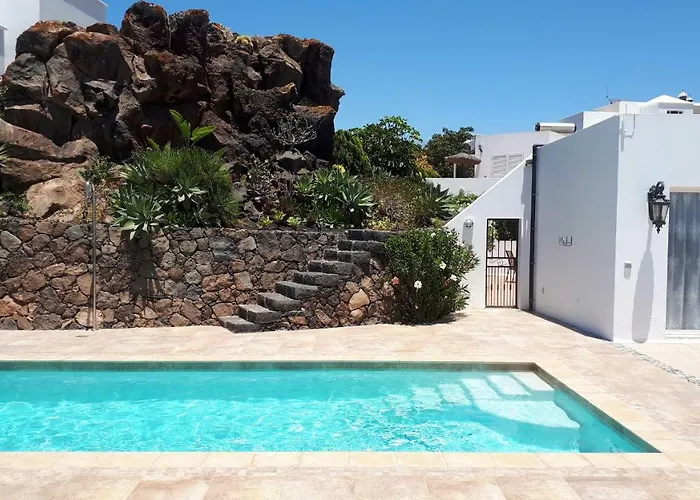 ヴィラ Essence - A Unique Detached With A-c, Heated Private Pool, Hottub, Gardens, Patios And Stunning Views! *