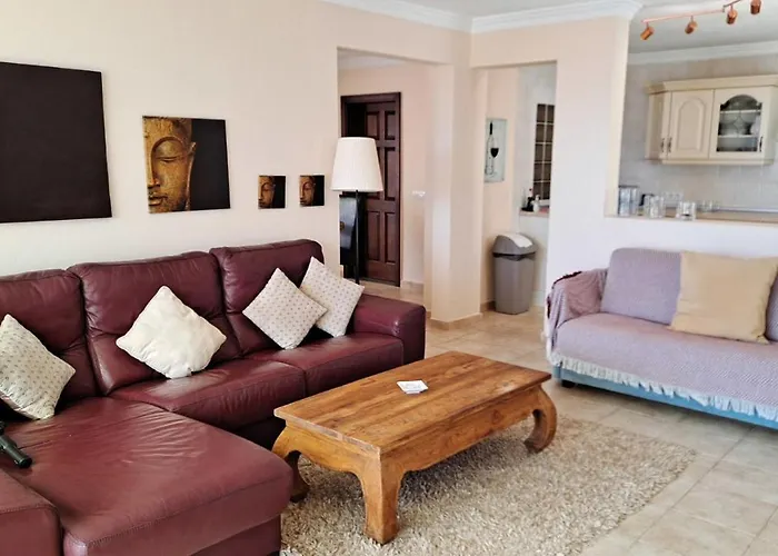 Essence: Detached Retreat With Heated Pool And Stunning Views Villa *