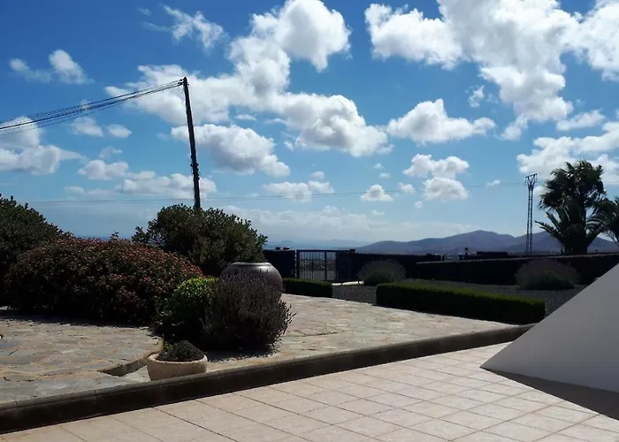 Essence: Detached Retreat With Heated Pool And Stunning Views